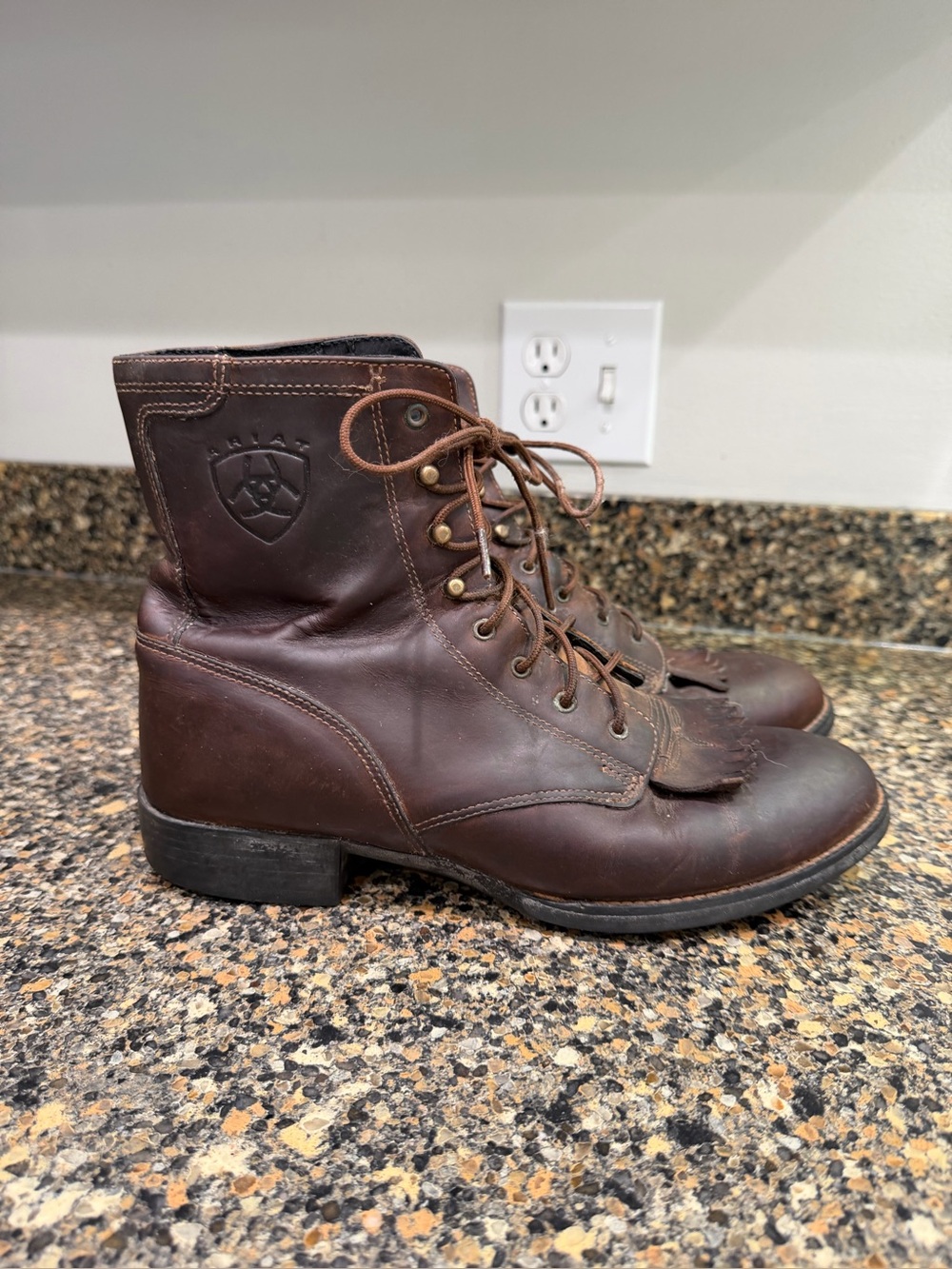 Ariat ladies 9 Brown Leather Lace-Up Work Boots